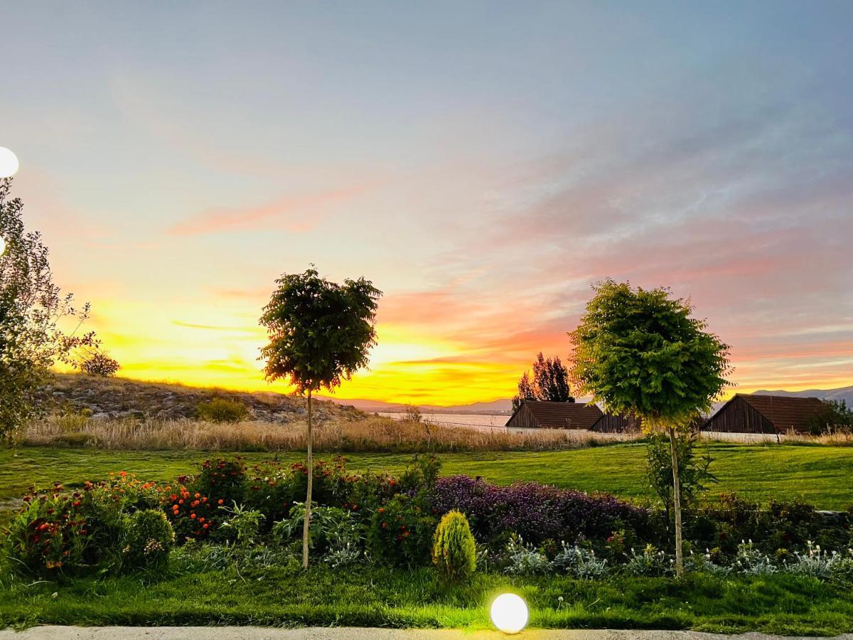 Noy Land Resort Sevan Exteriér fotografie