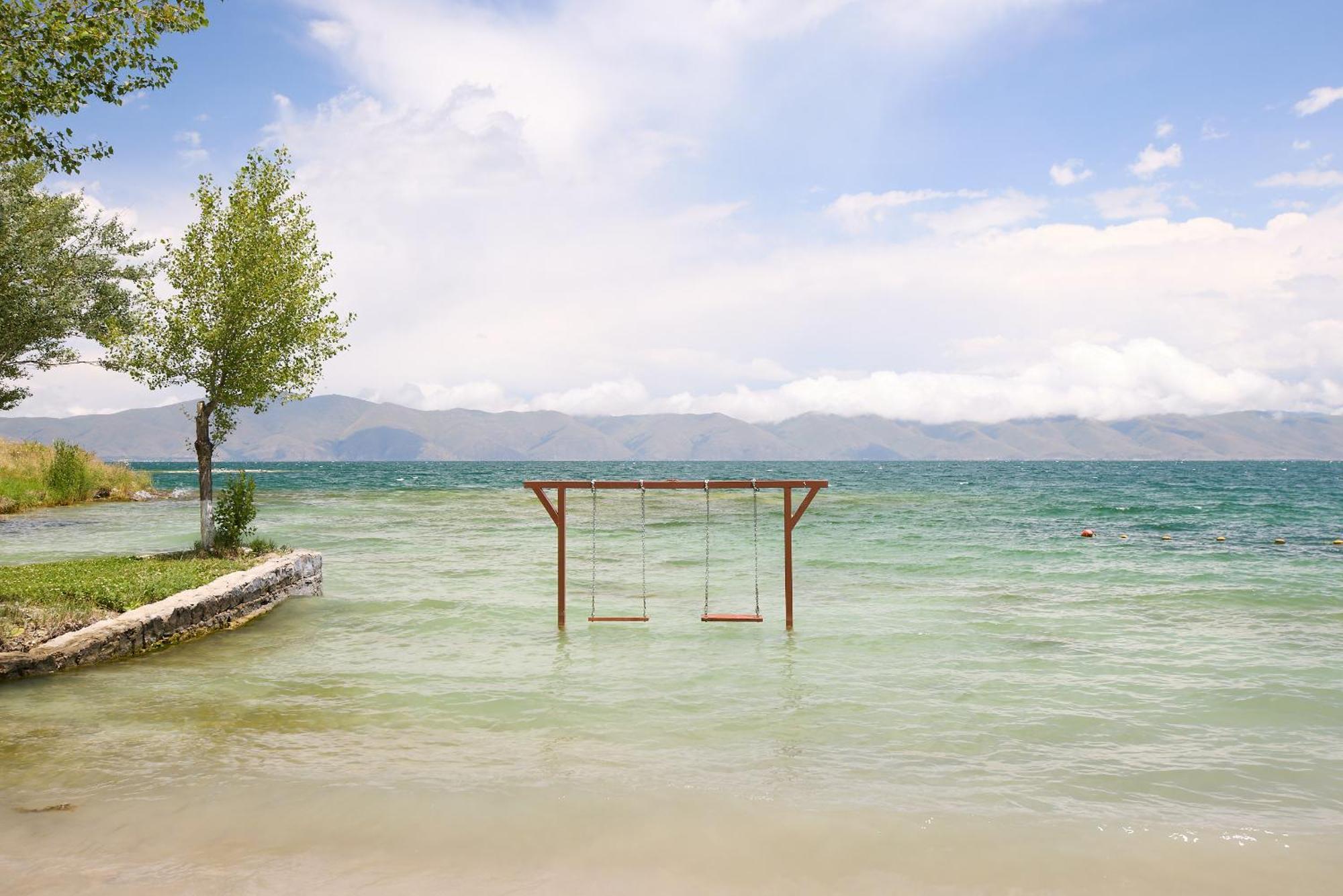 Noy Land Resort Sevan Exteriér fotografie