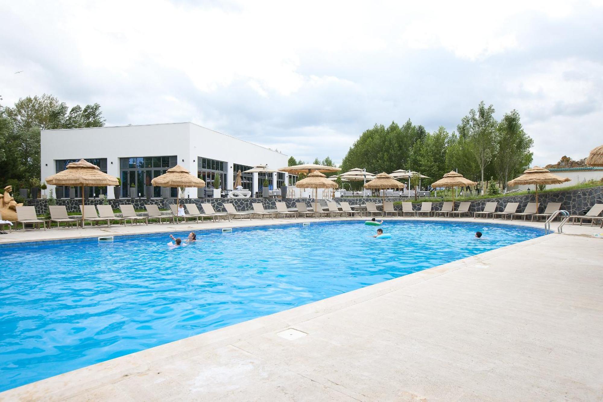 Noy Land Resort Sevan Exteriér fotografie