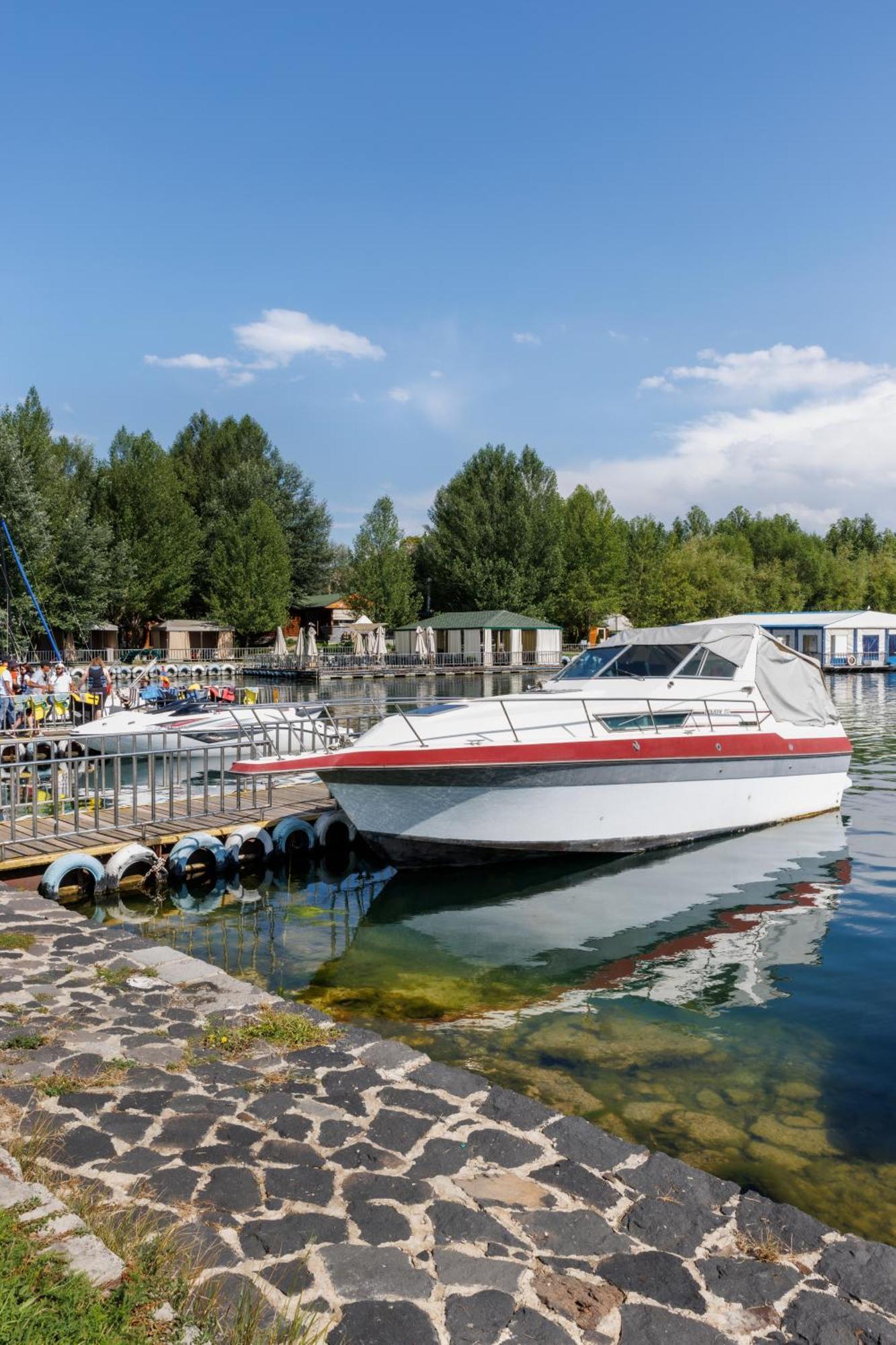 Noy Land Resort Sevan Exteriér fotografie